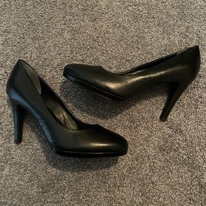 NWOT Franco Sarto Black Leather Heels